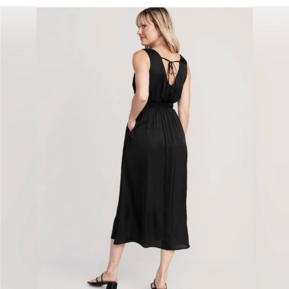 Elegant Black Midi Dress